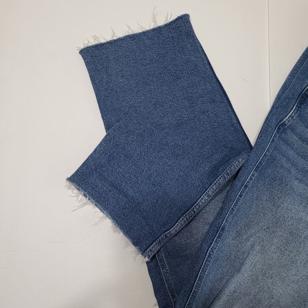 Hollister Ultra High Rise Mom Jean Medium Wash Distressed Raw Hem Size 15R 32x27